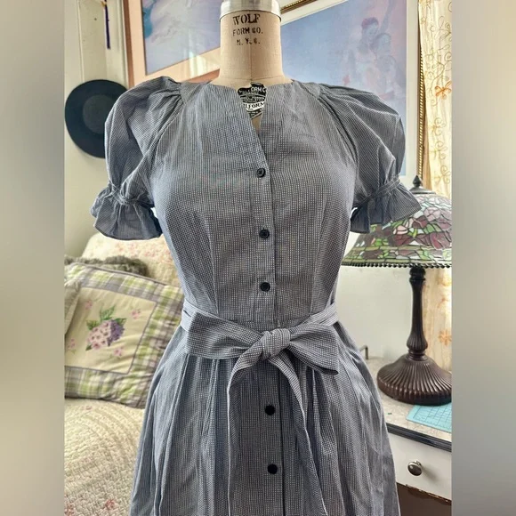 Gal Meets Glam “Daisy” Dress - Picture 9 of 11